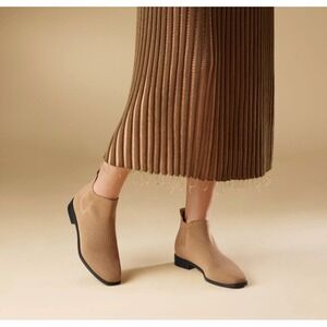 VIVAIA Ryan Pro Water Repellent Knit Chelsea Boots Camel Brown Square Toe Size 8